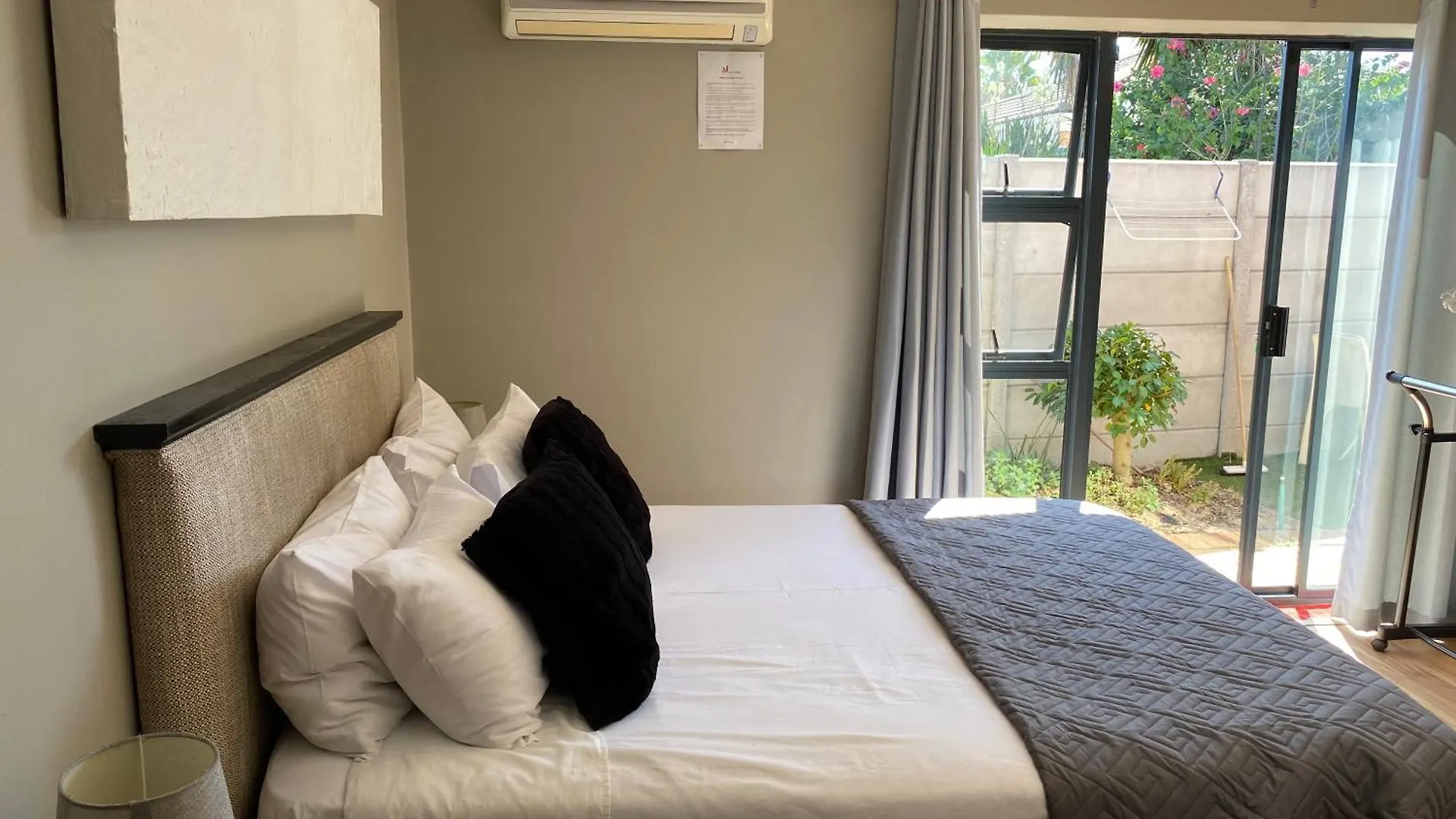 Azura Sleep Brackenfell Apartment