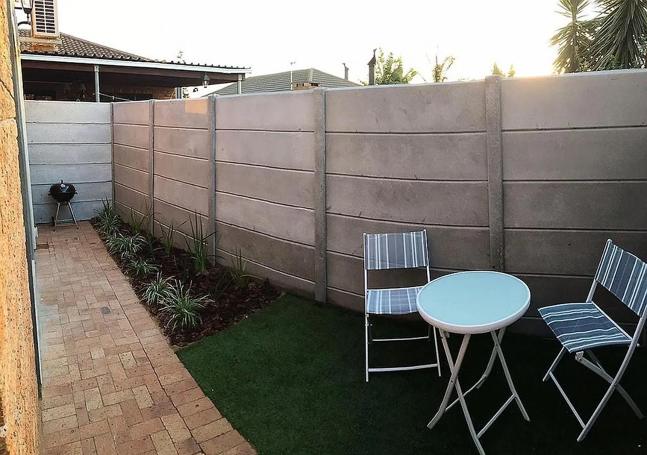 Azura Sleep Brackenfell Apartment