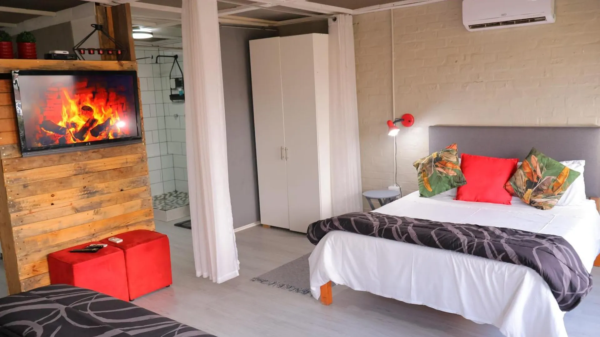 Azura Sleep Brackenfell Apartment